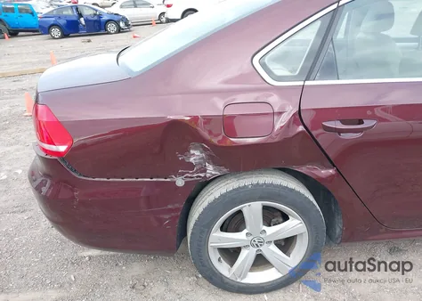 2013 Volkswagen Passat 2.5L Se z USA, uszkodzony, nr VIN 1VWBP7A34DC089417